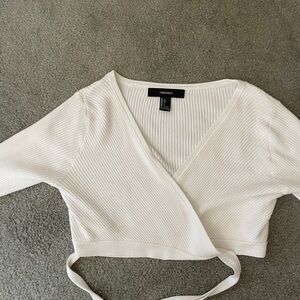 FOREVER 21 LONG SLEEVE CROPPED TOP — RIBBED AND WRAPS TO TIE